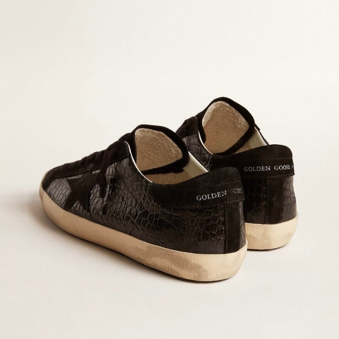 ⁦Golden Goose Men's Super-Star LTD in crocodile-print leather with black suede inserts⁩ - الصورة ⁦4⁩