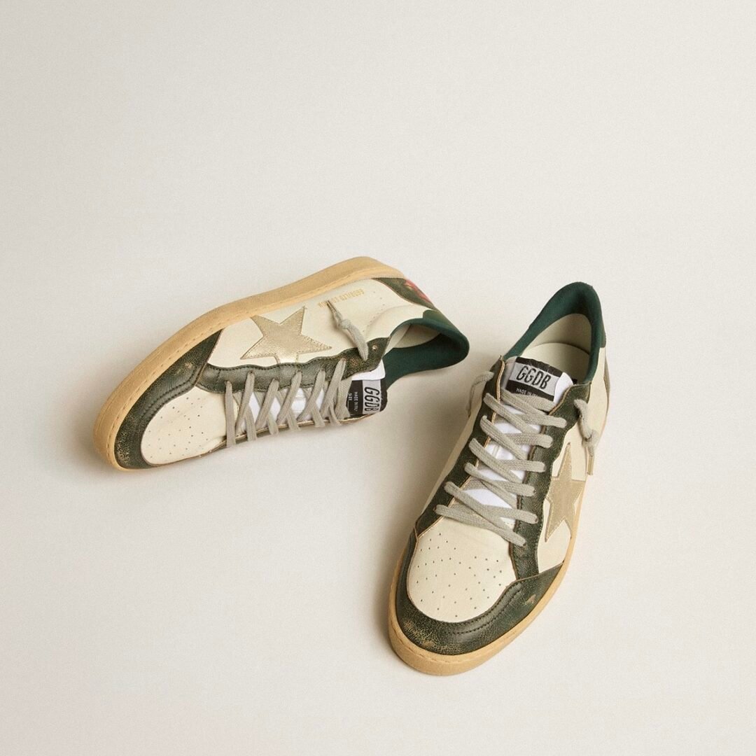 ⁦Golden Goose Ball Star LTD avec étoile en cuir platine et contrefort en cuir vert⁩ - الصورة ⁦2⁩