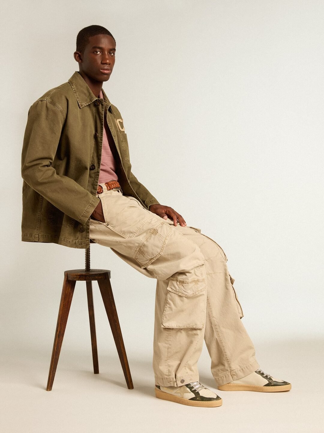 ⁦Golden Goose Ball Star LTD avec étoile en cuir platine et contrefort en cuir vert⁩ - الصورة ⁦3⁩