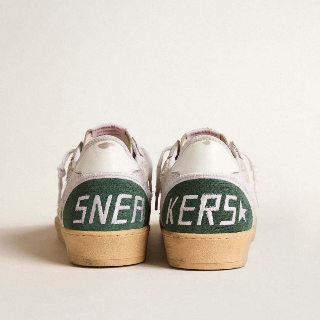 ⁦Golden Goose Ball Star LTD in white crackle leather and mesh with suede star⁩ - الصورة ⁦4⁩