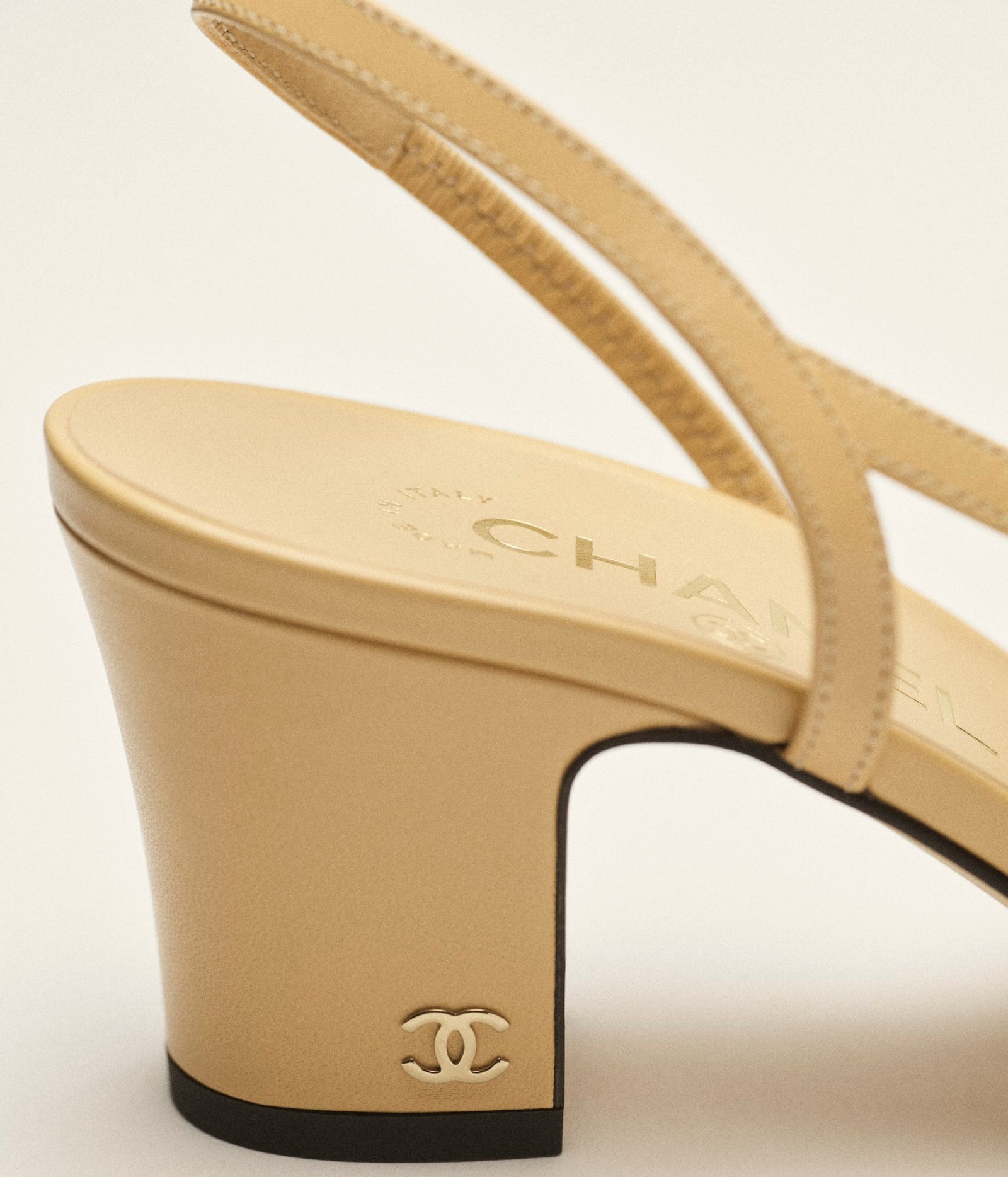 Chanel slingbacks - الصورة 3